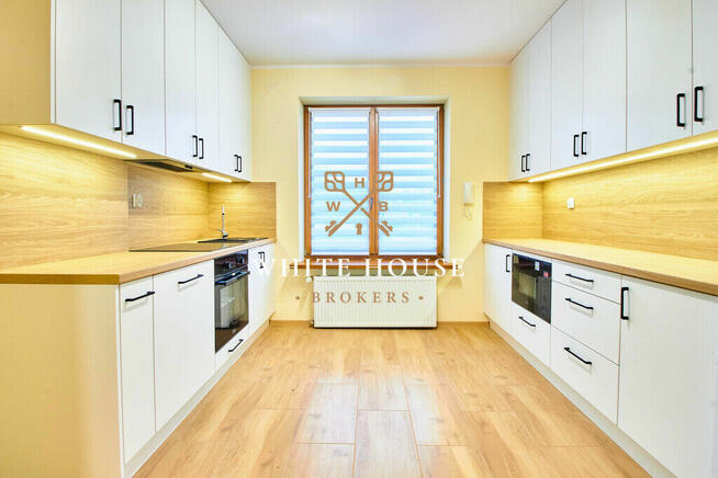 2 lokale mieszkalne 330m2, działka 27 arów,bez PCC