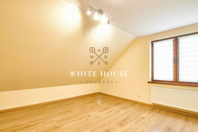 2 lokale mieszkalne 330m2, działka 27 arów,bez PCC