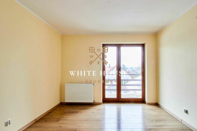 2 lokale mieszkalne 330m2, działka 27 arów,bez PCC