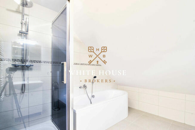 2 lokale mieszkalne 330m2, działka 27 arów,bez PCC