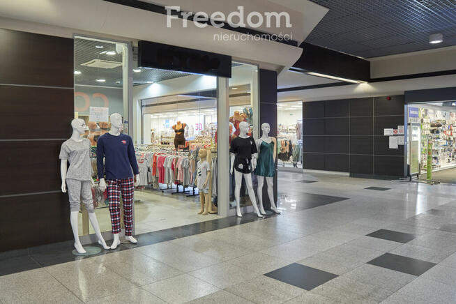 Lokal handlowy w Galerii Mazurskiej w Ostródzie.