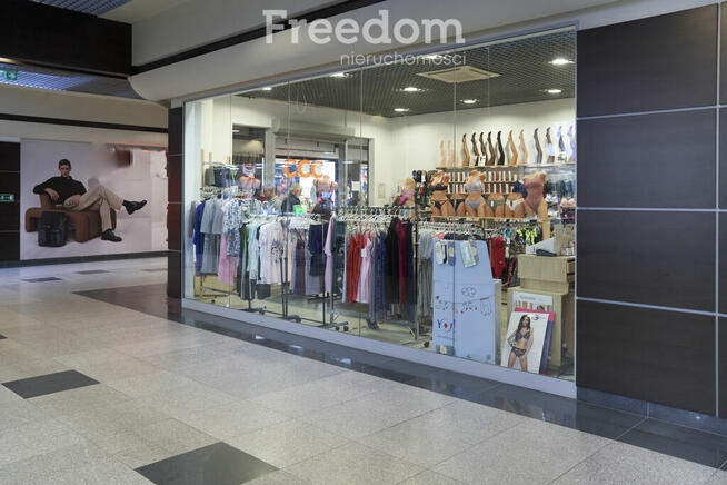 Lokal handlowy w Galerii Mazurskiej w Ostródzie.