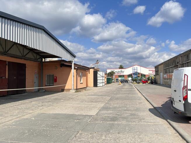 NA SPRZEDAŻ: OBIEKT MAGAZYNOWO-SOCJALNY W WEJHEROWIE – DOBRA