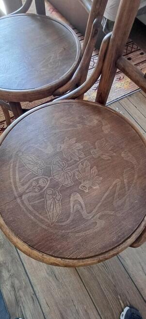 Piekne stare krzesla