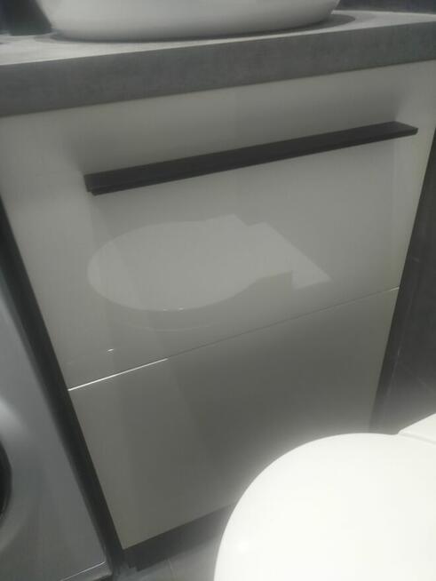 Sprzedam dwa fronty w kolorze białym połysk