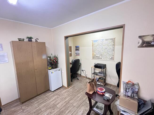 NA SPRZEDAŻ: OBIEKT MAGAZYNOWO-SOCJALNY W WEJHEROWIE – DOBRA