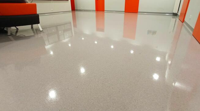 Czyszczenie posadzki , impregnacja i polerowanie podłóg