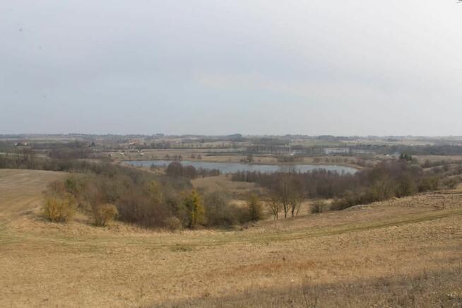 Działka pomiędzy dwoma jeziorami obok Mragowa