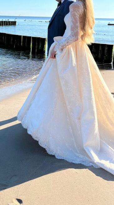 Piękna suknia ślubna