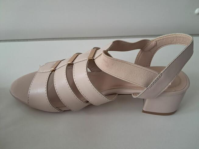 Buty damskie sandały beżowe „Evento”, do sprzedania