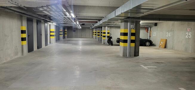 Miejsce postojowe w hali garażowej Małe Błonia 53