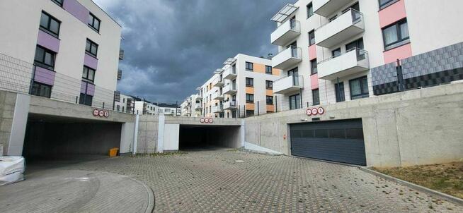 Miejsce postojowe w hali garażowej Małe Błonia 53