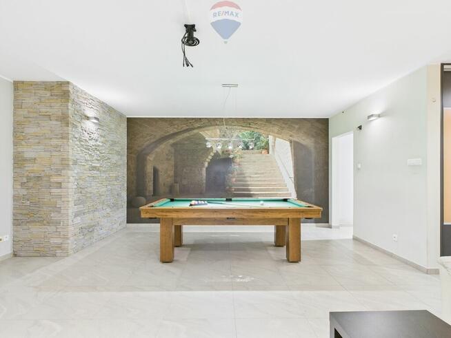 Dom na zamkniętym osiedlu w Gdyni Dąbrowie.