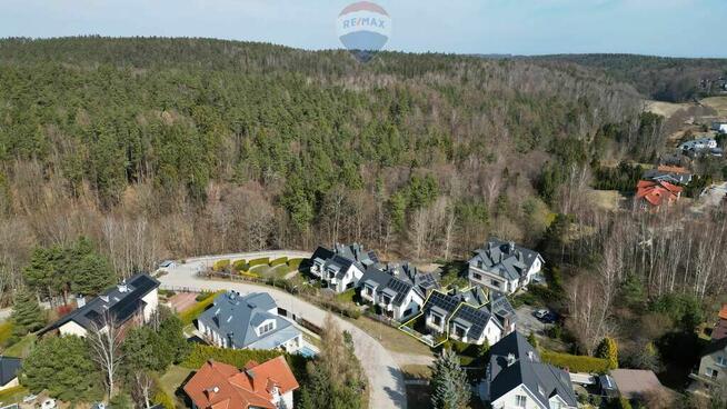 Dom na zamkniętym osiedlu w Gdyni Dąbrowie.