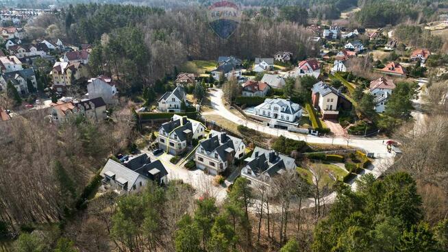 Dom na zamkniętym osiedlu w Gdyni Dąbrowie.