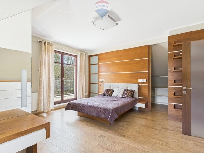 Dom na zamkniętym osiedlu w Gdyni Dąbrowie.