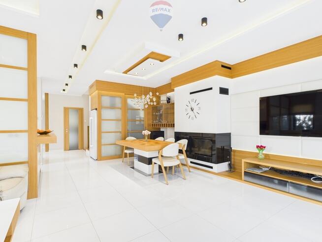 Dom na zamkniętym osiedlu w Gdyni Dąbrowie.