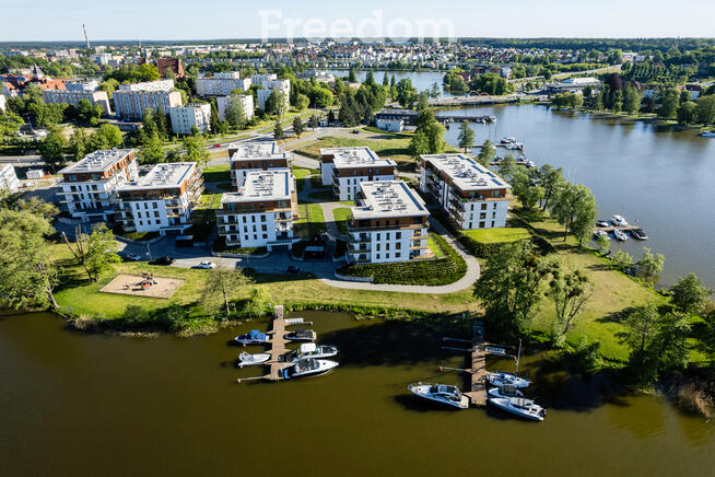 Mieszkanie nad jeziorem Jeziorak z tarasem