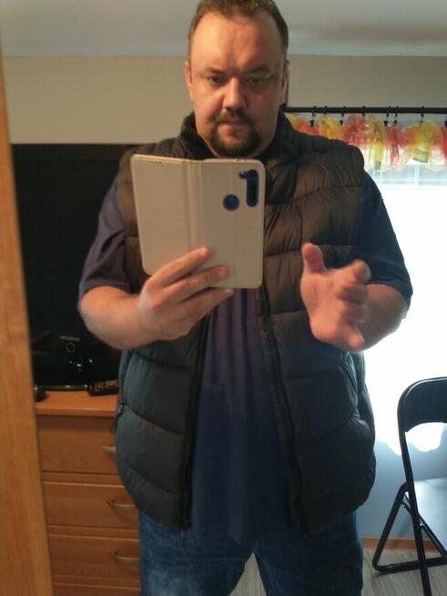 Samotny Misiek szuka zwiazku