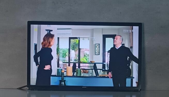 24 Cali TV LED Philips FULL HD DVB-T2 HEVC + Hdmi +Upominek