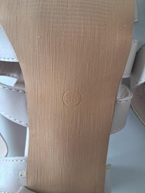 Buty damskie sandały beżowe „Evento”, do sprzedania