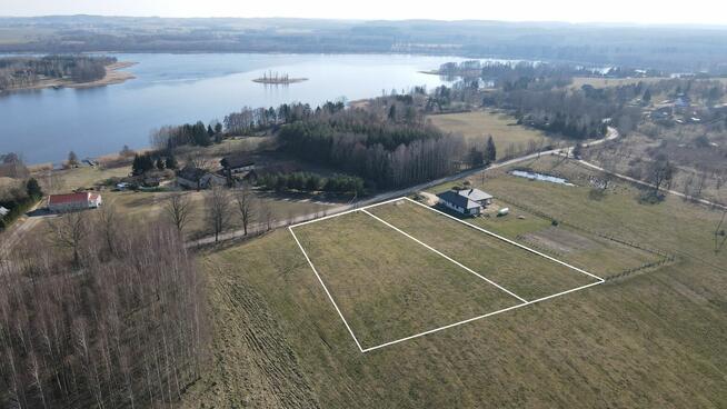 Działki budowlane nad jeziorem – możliwość podziału
