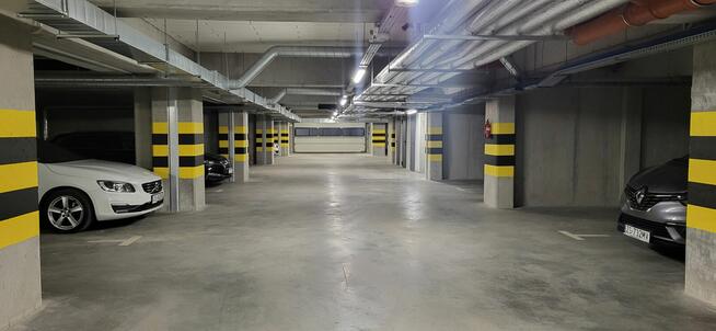 Miejsce postojowe w hali garażowej Małe Błonia 53