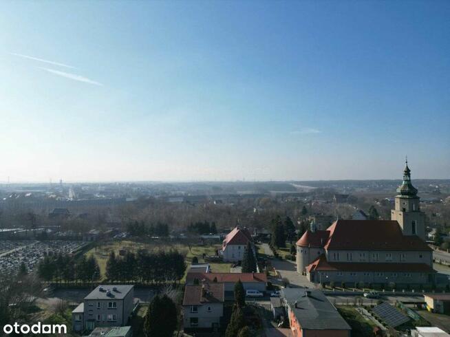 Wolnostojący dom w Stolarzowicach - piękna działka