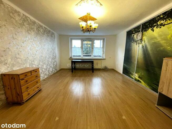 Wolnostojący dom w Stolarzowicach - piękna działka