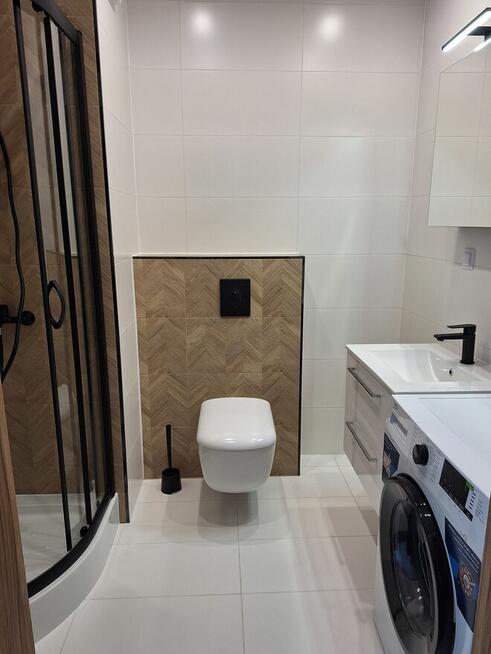 Nowoczesna kawalerka z miejscem postojowym blisko metra