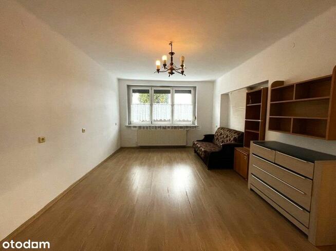 Wolnostojący dom w Stolarzowicach - piękna działka