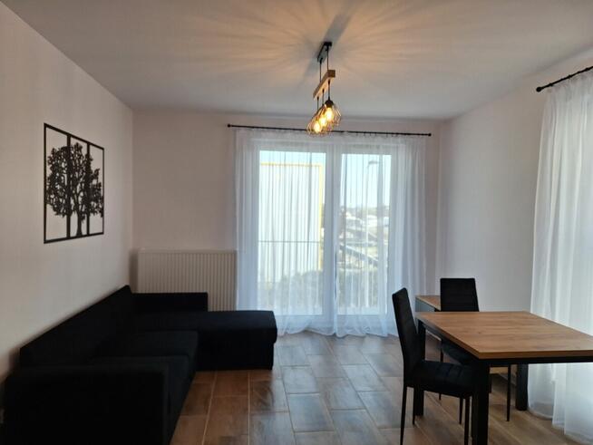 Nowoczesna kawalerka z miejscem postojowym blisko metra