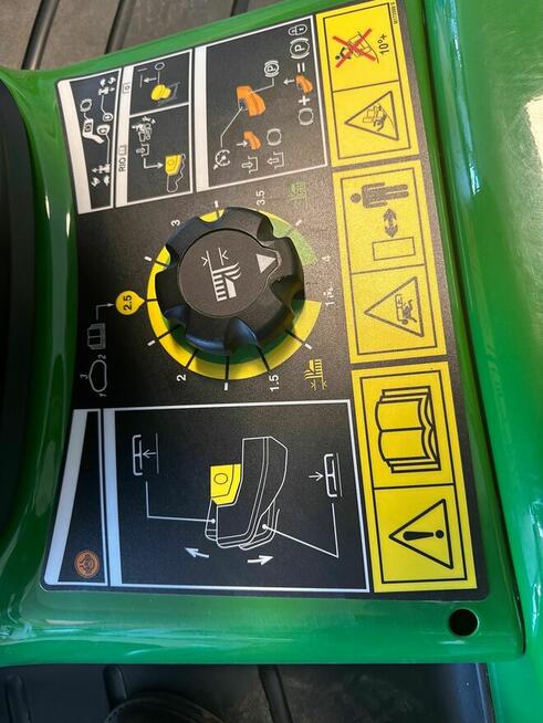 Kosiarka samojezdna John DeereX590 agr.137cm NOWA, brutto