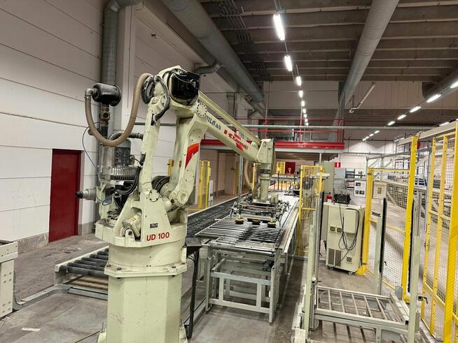 Kawasaki - robot paletyzujacy