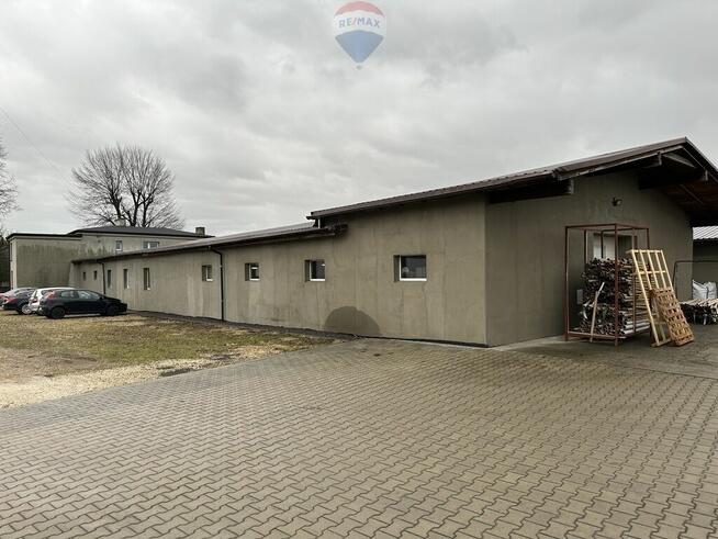 Hale produkcyjno-magazynowe i budynek biurowy