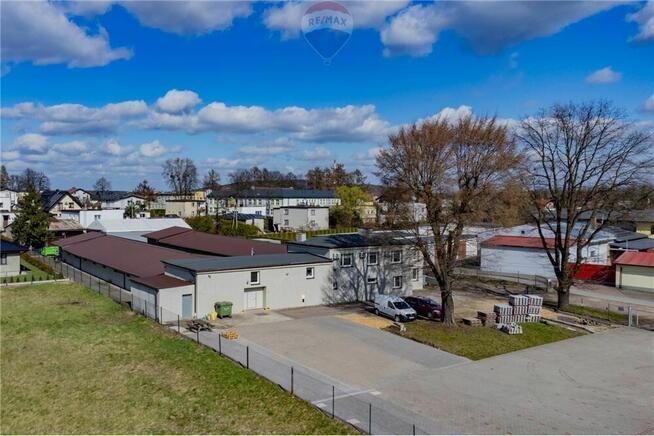 Hale produkcyjno-magazynowe i budynek biurowy