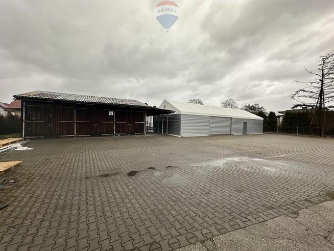 Hale produkcyjno-magazynowe i budynek biurowy