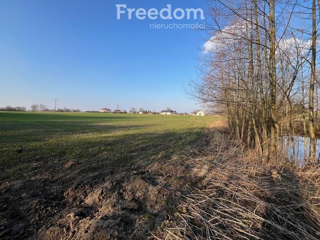 Urokliwa działka ze stawem w Grębocinie