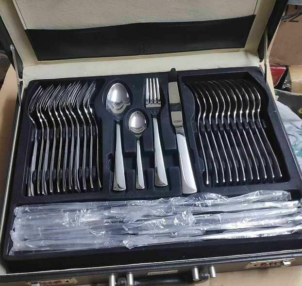 Sztućce Rossler satyna 72 el outlet uszkodzona walizka