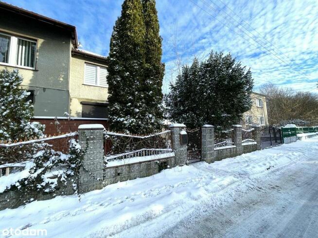 Wolnostojący dom w Stolarzowicach - piękna działka