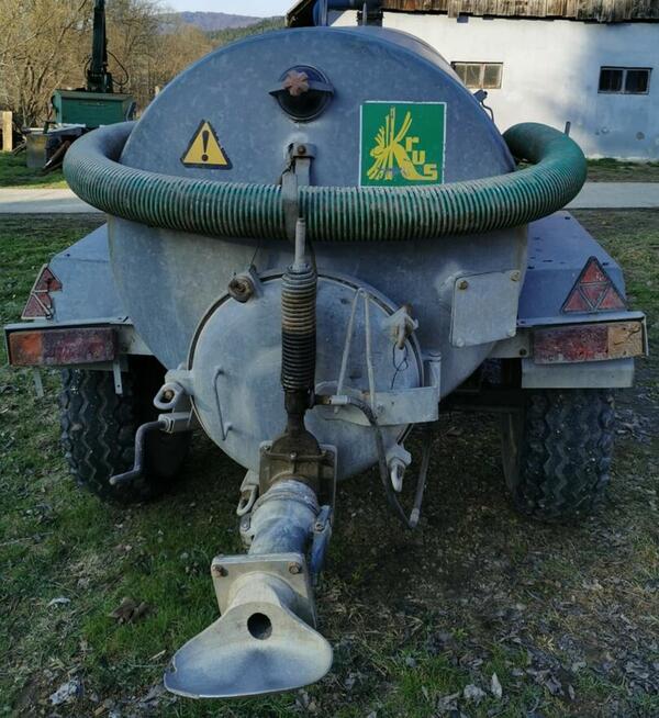 Beczkowóz - wóz asenizacyjny - szambiarka