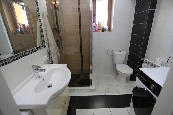 Dom 3 kondygnacyjny z ogrodem i garażem