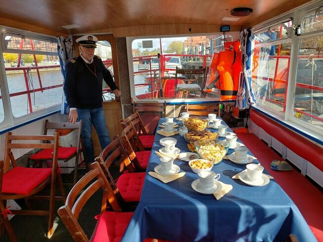 Łódz Motorowa Statek