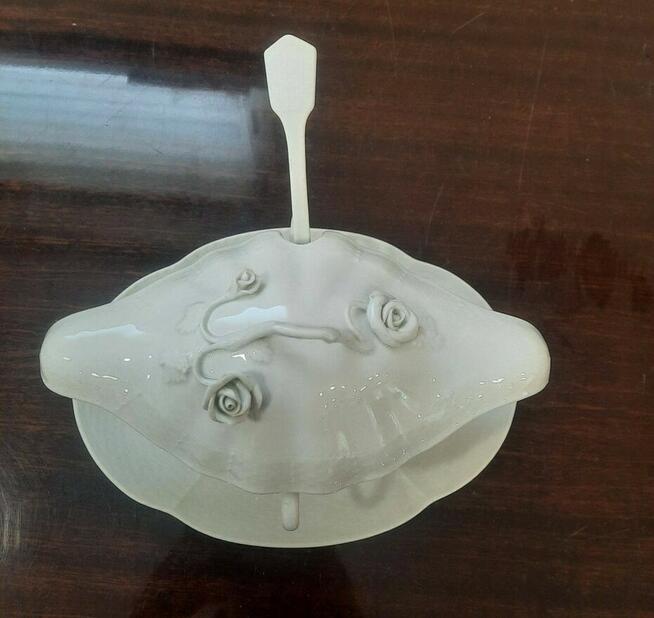 Kubek do sosu z białej porcelany Herend + podstawa, pokrywka