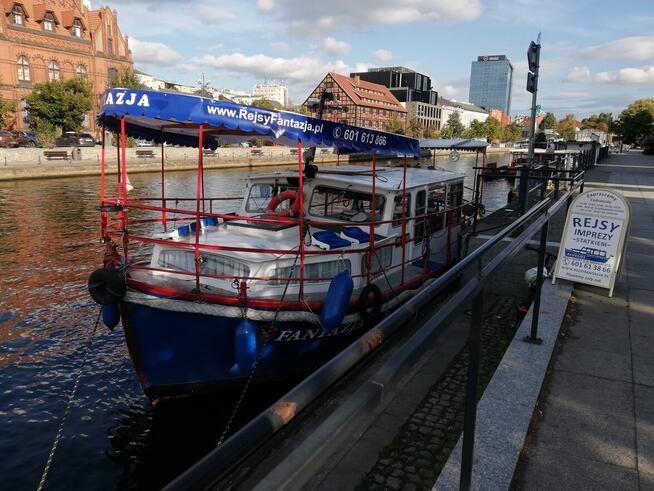 Łódz Motorowa Statek