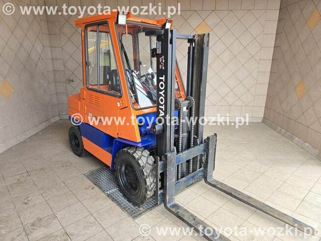 Wózek widłowy TOYOTA 5FD30 wolny skok TOYOTA 5FDF30 Linde