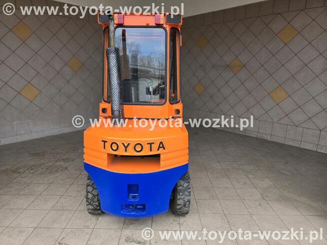 Wózek widłowy TOYOTA 5FD30 wolny skok TOYOTA 5FDF30 Linde