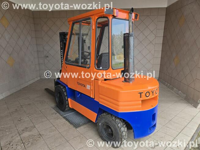 Wózek widłowy TOYOTA 5FD30 wolny skok TOYOTA 5FDF30 Linde