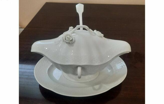 Kubek do sosu z białej porcelany Herend + podstawa, pokrywka