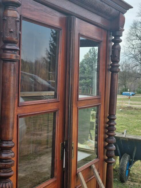 Sprzedam witrynę drewnianą